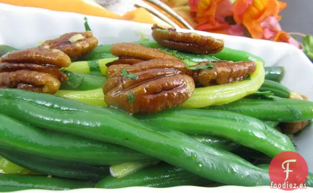 Judías Verdes Veganas de Acción de Gracias y Nueces Glaseadas