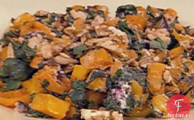 Calabaza Asada con Hojas de Remolacha, Queso de Cabra, Nueces Tostadas y Menta