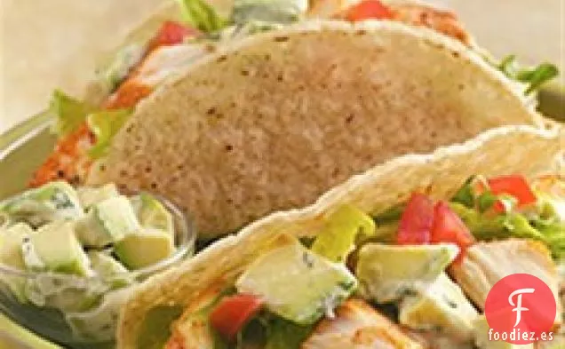 Tacos de Pescado a la Parrilla con Cobertura Cremosa de Aguacate