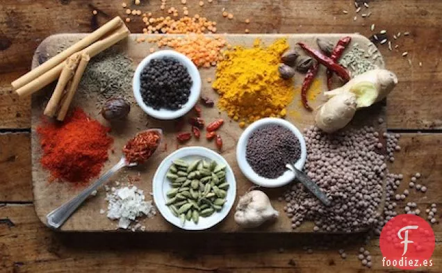 Lentejas Con Patatas Y Especias Cálidas De La India