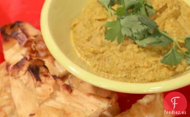 Salsa de Lentejas y Guisantes Partidos con Naan de Ajo Asado