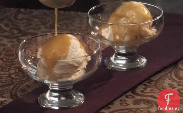 Helado de Vainilla con Salsa de Caramelo Bourbon