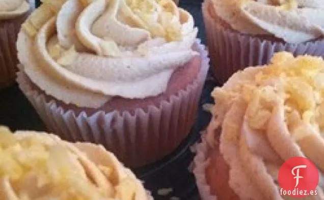 Cupcakes PBJ-Cupcakes de Bayas con Glaseado de Mantequilla de Maní