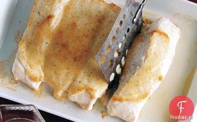 Fletán Asado con Salsa de Ajo