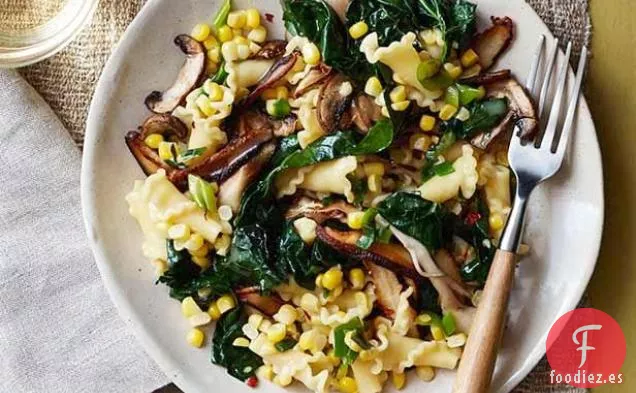 Pasta con Maíz y Col Rizada