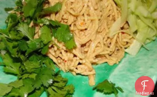 Ensalada de Fideos de Cacahuete y Sésamo