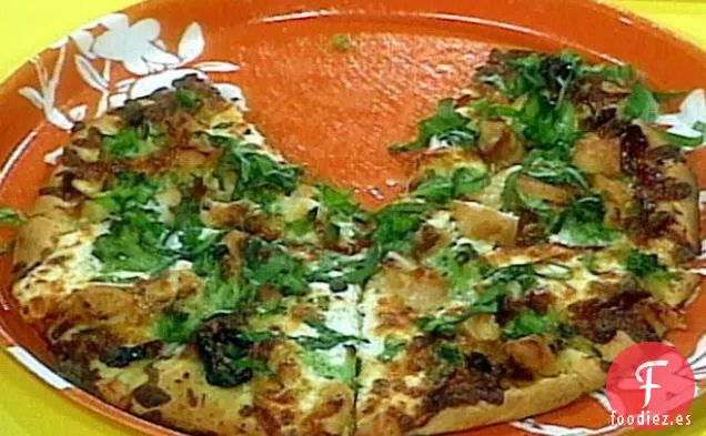 La Única Pizza Que Querrás De Nuevo: Pollo, Tomate Secado al Sol, Brócoli, Ricotta, Mozzarella y Albahaca