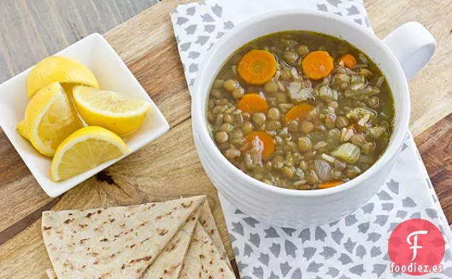 Sopa De Arroz Y Lentejas De Oriente Medio