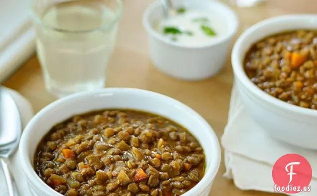 Sopa De Lentejas Con Crema De Yogur De Limón