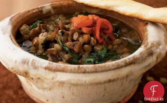 Sopa de Lentejas y Espinacas con Pimiento Rojo Asado y Melaza de Granada