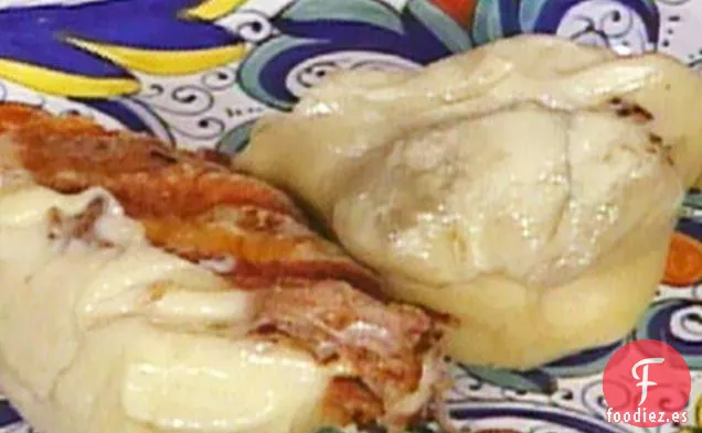 Mozzarella Ahumada a la Parrilla - - - Scamorza All Griglia