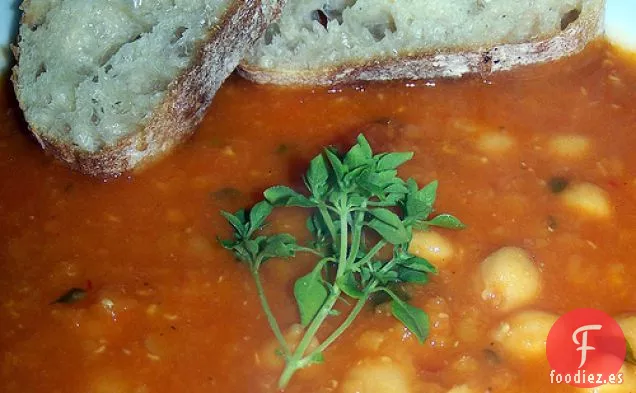 Sopa de Garbanzos, Tomate, Lentejas Rojas y Albahaca