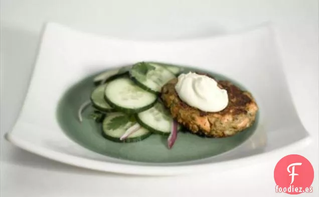 Pasteles de Salmón Asiático con Crema de Sésamo y Wasabi