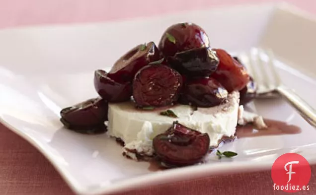 Compota De Cereza Sobre Queso De Cabra