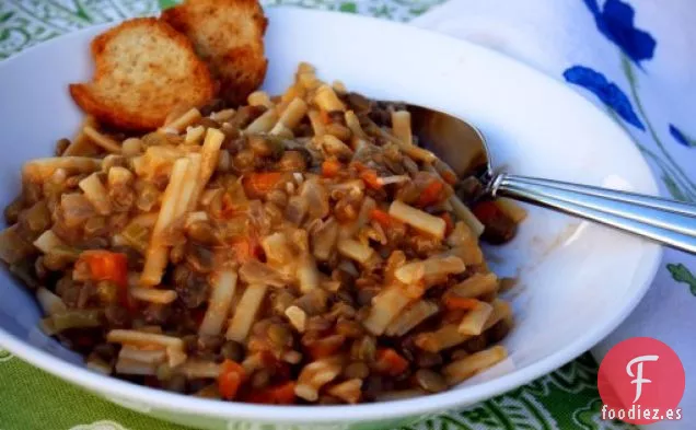 Sopa De Lentejas Con Verduras Y Pasta