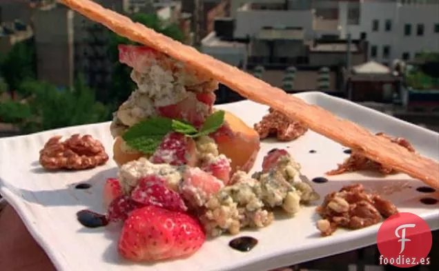 Melocotones Escalfados de Verano con Ensalada de Fresa Stilton
