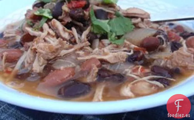 Chile de Cocción Lenta de Frijoles Negros y Cerdo de Jerre's