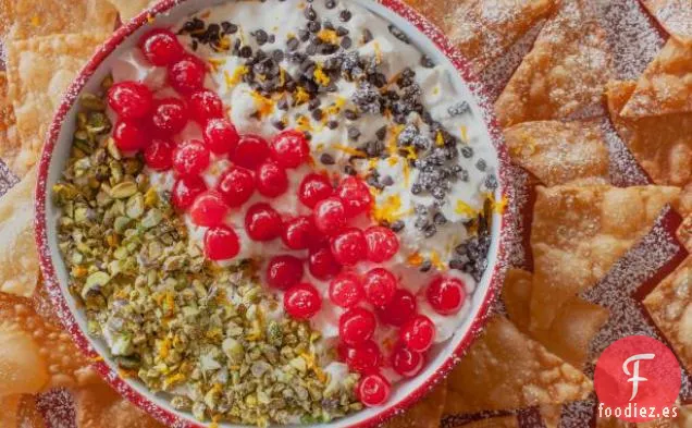 Chips de Cannoli Deconstruidos y Salsa