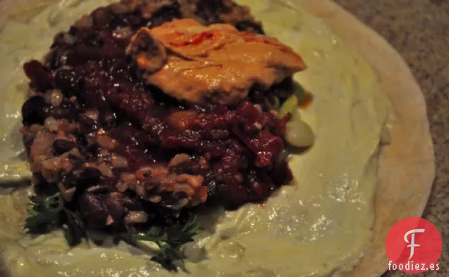 Burritos De Frijoles Negros Con Salsa Cremosa De Chipotle