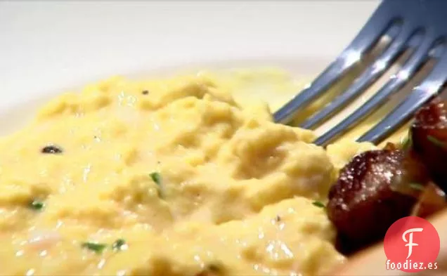 Huevos Revueltos Cocidos a Fuego Lento con Queso de Cabra