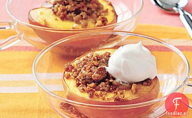 Melocotones Asados con Crumble de Galletas