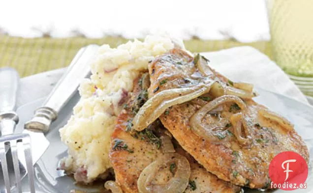 Chuletas de Cerdo con Salsa de Estragón y Cebolla