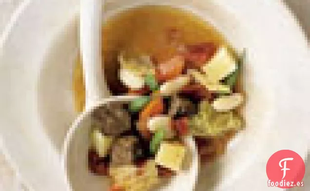 Sopa De Verduras Y Carne Gruesa