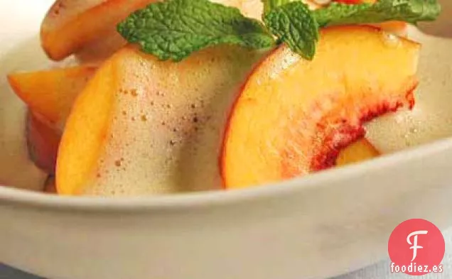 Melocotones frescos con Sabayon