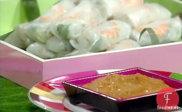 Rollitos de Primavera de Camarones con Salsa de Maní