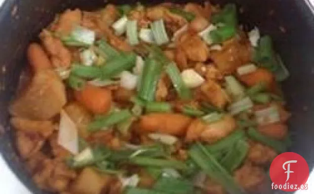 Pollo Picante Coreano y Patata (Tak Toritang)