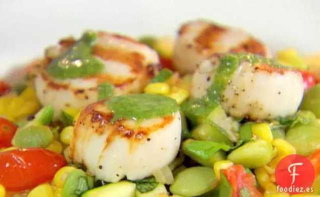 Succotash con Vieiras a la Parrilla y Llovizna de Perejil