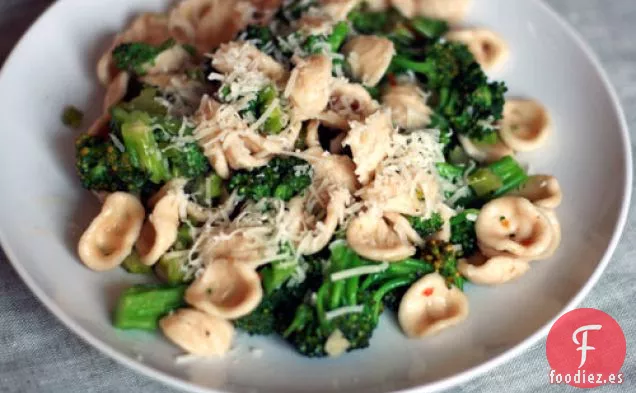 Cena Esta Noche: Orecchiette Con Brócoli, Anchoas Y Chiles