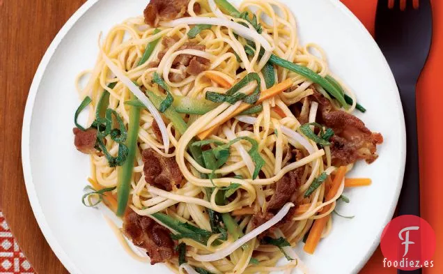 Fideos Salteados y Cerdo