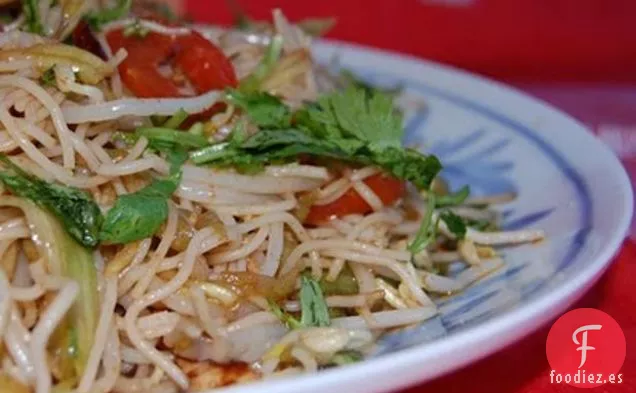 Ensalada De Pollo Y Fideos