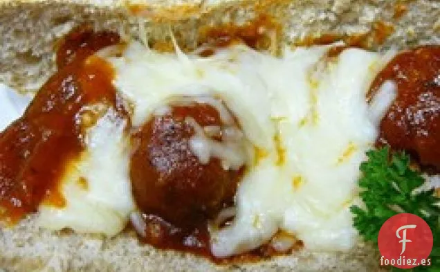 Molinillos de albóndigas con una salsa Deliciosa