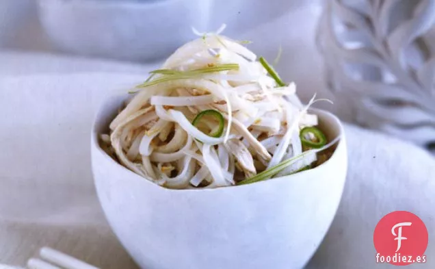 Ensalada de Fideos de Arroz con Pollo