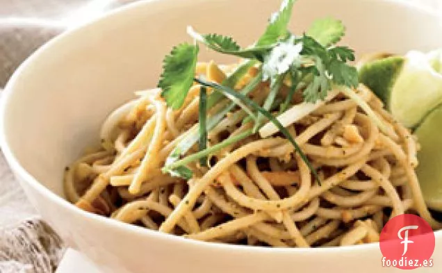 Fideos de Cacahuete al Curry Rojo