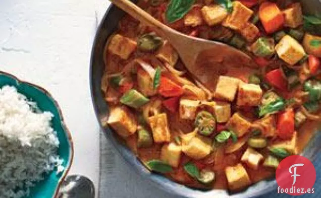 Tofu Y Curry De Verduras Con Arroz
