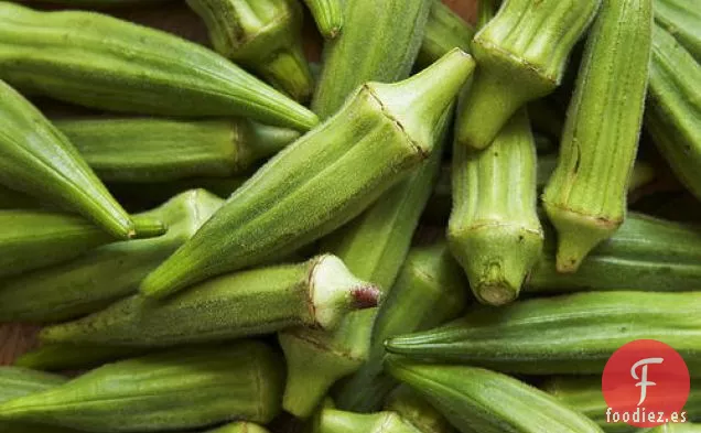 Gumbo de Okra abundante con Pollo y Camarones