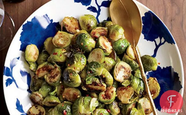 Pollo al Estilo Tailandés en Hojas de Lechuga