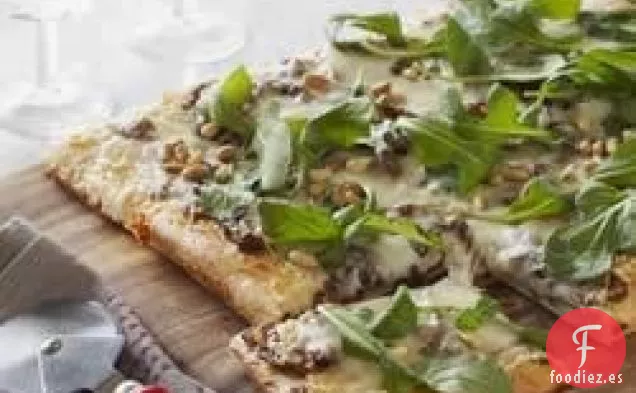 Pizza de Cebolla Caramelizada y Rúcula