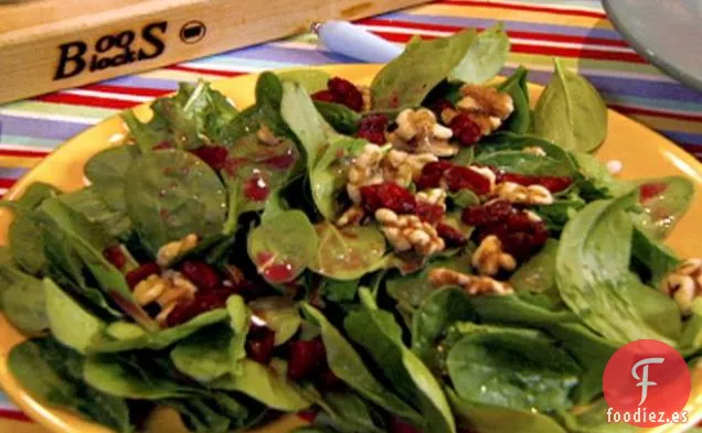 Ensalada de Espinacas con Arándanos Secos, Nueces y Vinagreta de Granada