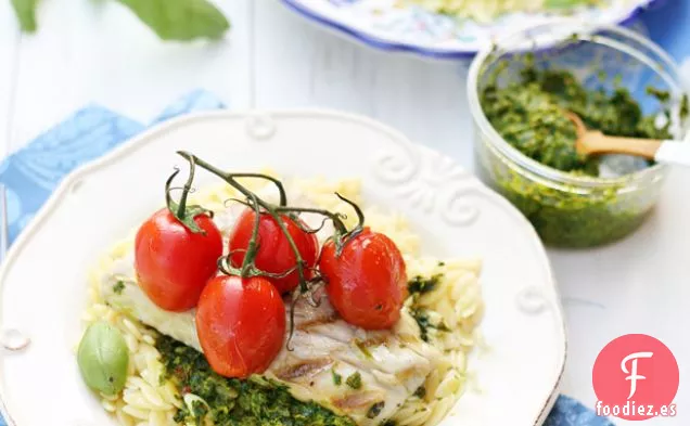 Fletán A La Parrilla Y Tomates Con Pesto Orzo