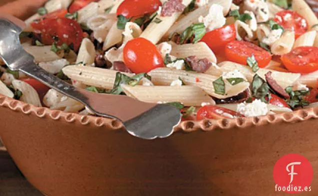 Pasta con Tomates Cherry, Aceitunas y Queso Feta