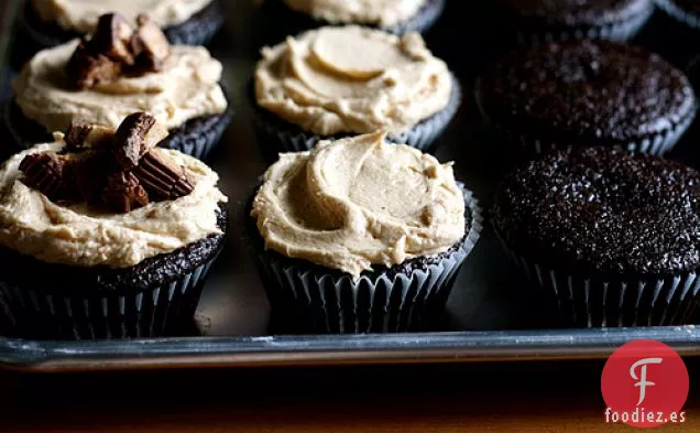 Cupcakes de Mantequilla de Maní y Chocolate