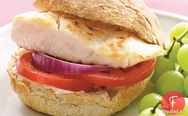 Sándwiches de Fletán con Salsa Tártara Picante