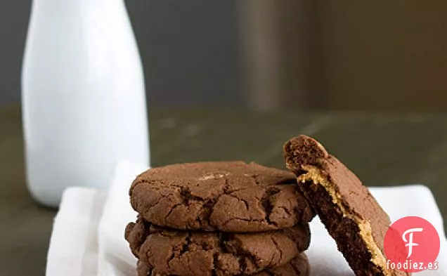 Galletas de Chocolate Rellenas de Mantequilla de Maní