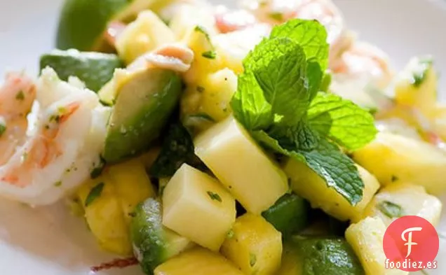 Ensalada Asiática De Camarones, Piña Y Maní