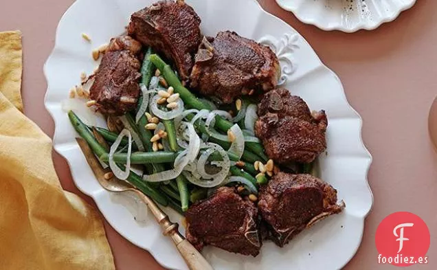 Chuletas de Cordero Frotadas con Especias con Judías Verdes
