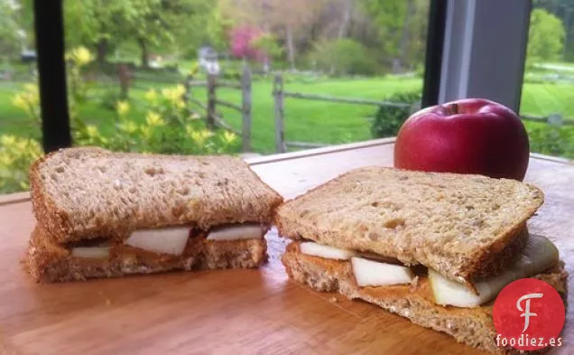 Sándwich de Mantequilla de Maní y Manzana